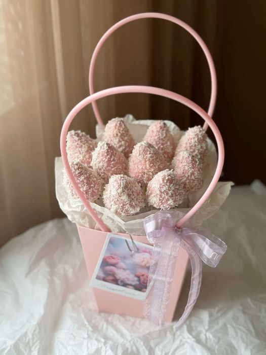 Клубника в шоколаде. Астана