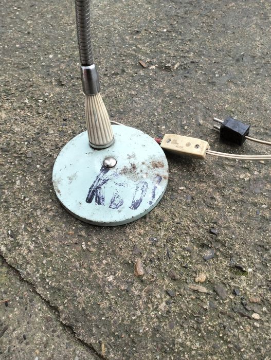 Стара настолна лампа