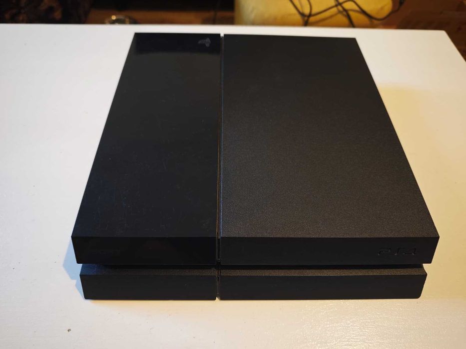 PlayStation 4 500GB Model CUH-1116A