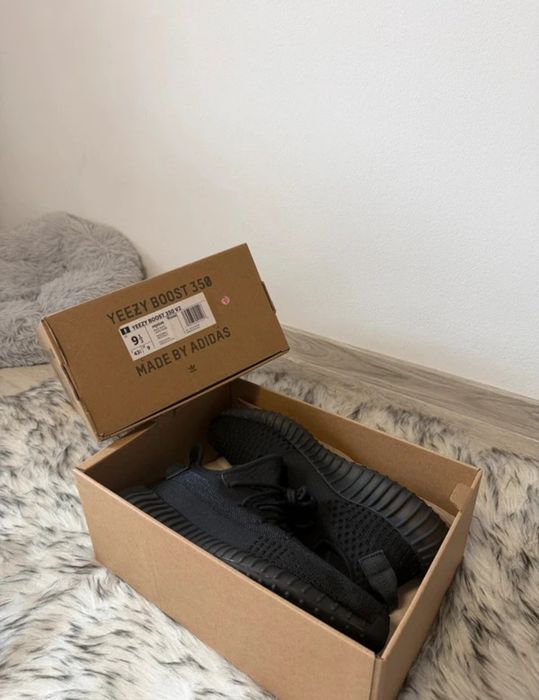 Yeezy 350 Onyx noi  43