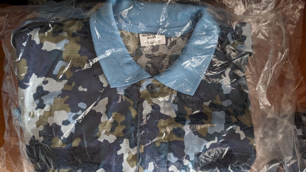 Vand piese de ținută militară combat ieșite din uz