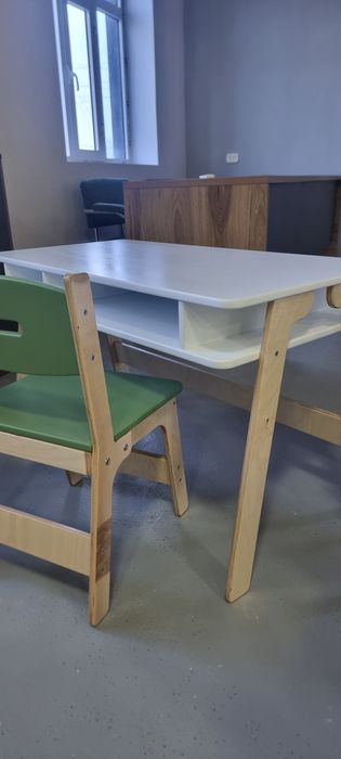 Bolalar parta va stuli