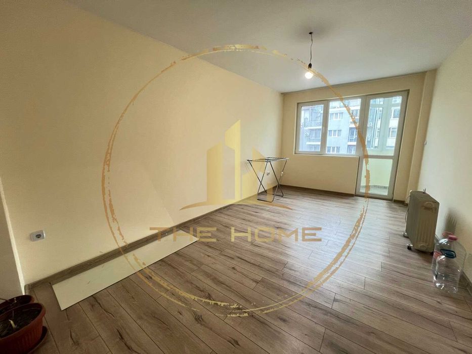 Отлична цена 3 стаен Колхозен Пазар