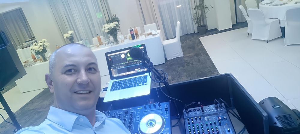 Dj licentiat, caut colaborare