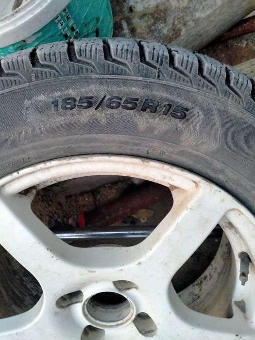 Продам Шины на 15. Под запаску