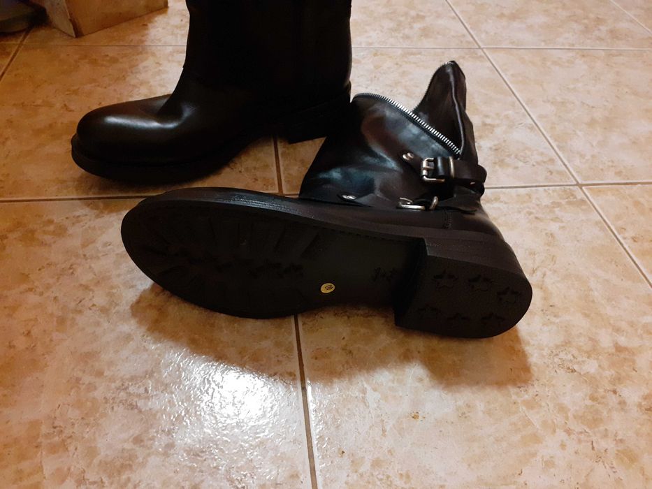 Продавам дамски кожени ботуши