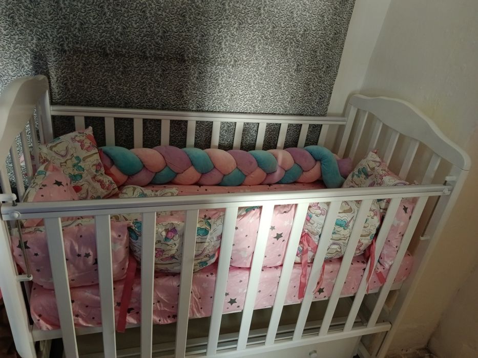 Продам кроватку, производство Россия, в хорошем состоянии цена 100.000