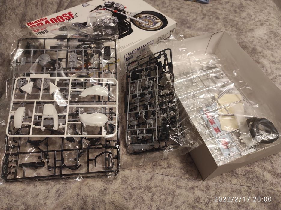 Масштабная модель 1/12 Honda CB400