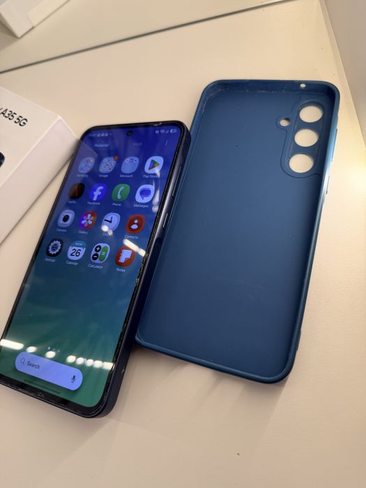 Samsung Galaxy A35 5G, 128 GB, 6 GB RAM – Awesome Navy, cutie și husă