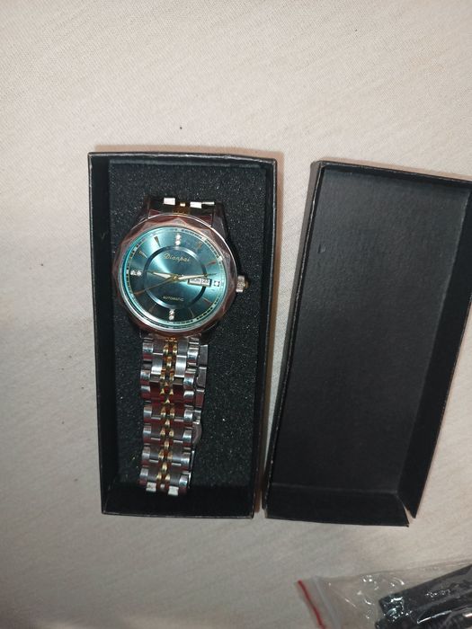 Ръчен автоматичен часовник