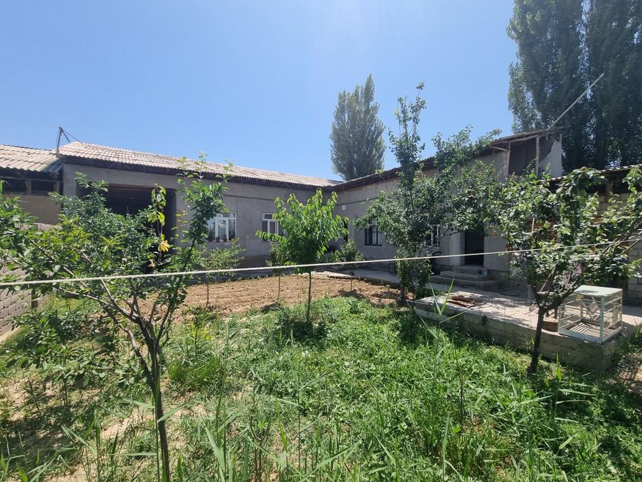 Uy sotiladi 6 сот  5 хона