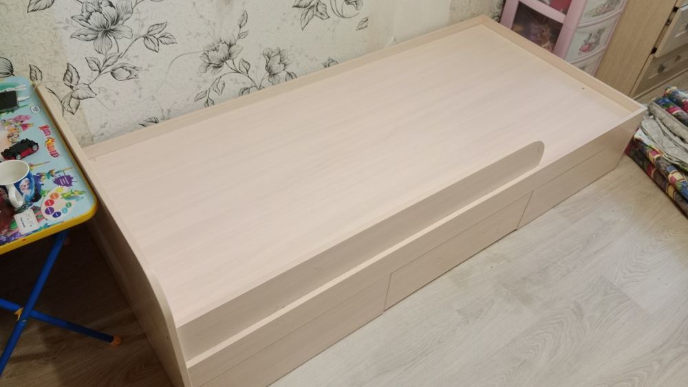 Кровать односпальная