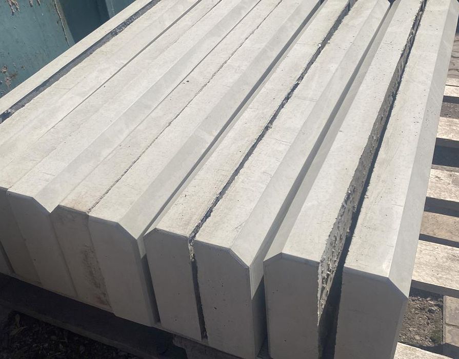 Поребрик водосток