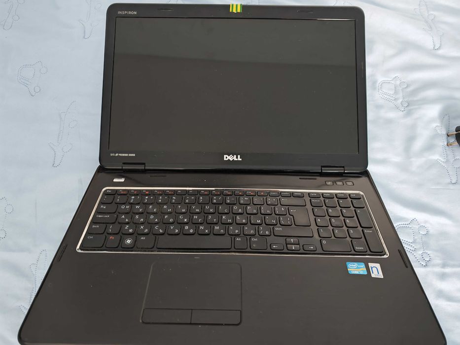 Лаптоп Dell inspiron N7110 - 19"