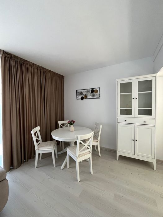 Închiriez apartament nou, impecabil, este la prima închiriere!