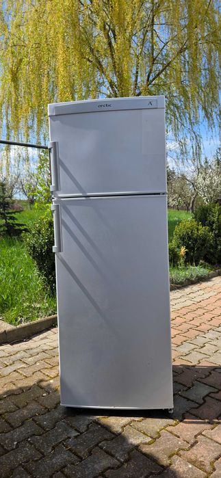 Frigider Arctic cu congelator in stare buna
