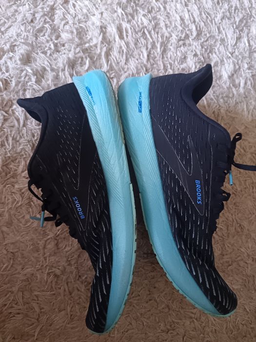 Adidași Brooks marime mare