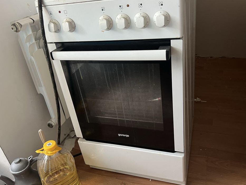 Продам электрическую плиту