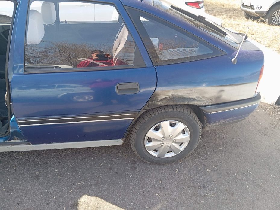 Продам Опель вектра а 1.8  обмен