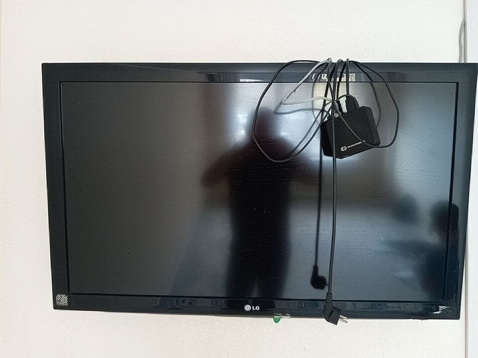 LG 3 жыл усталган телевизор сатылады  багасы  70000 мы тенге