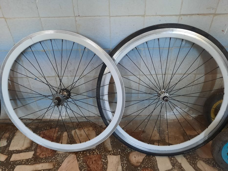 Roti de bicicletă COSMIC, QUANDO