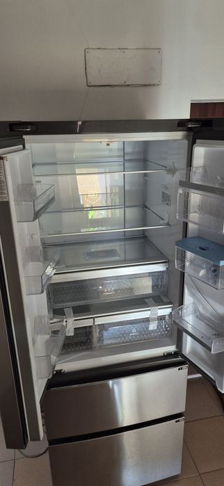 Хладилник с дефект  Heier -499лв.