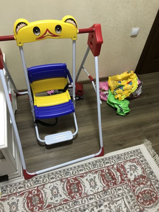 Детская качеля железная