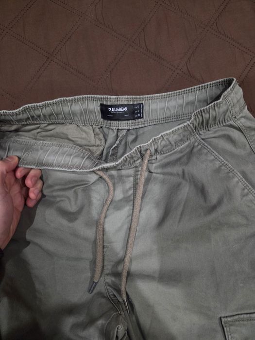 Продавам панталон Pull&bear