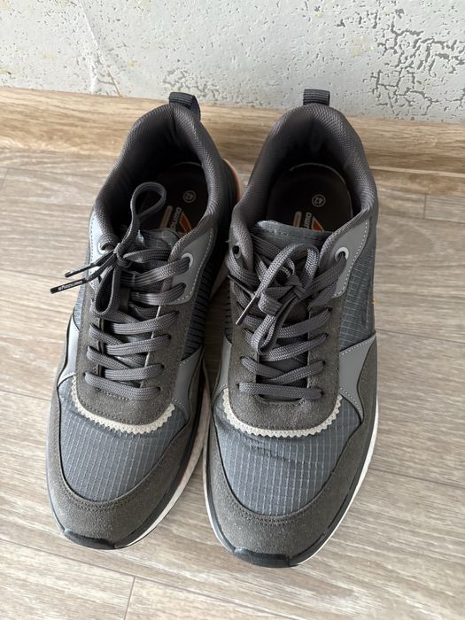 Мужские кроссовки