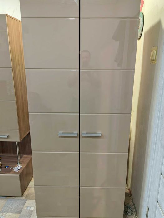 Шкаф двухстворчатый