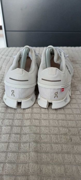 Дамски маратонки On Cloud размер 37 в бял цвят