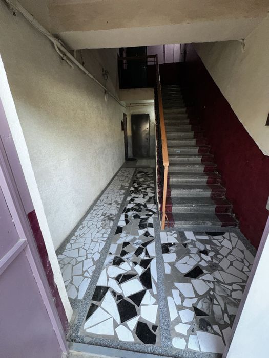 Яшнабод тумани 2 хонали квартира сотилади