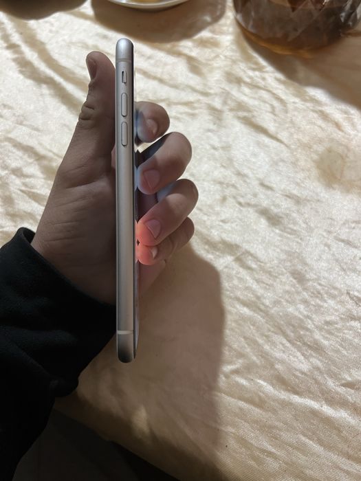 У iPhone 11 идеальная гарантия, вы можете связаться с нами свободно