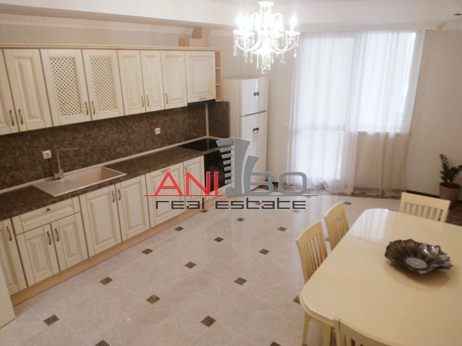 Дава се под наем Многостаен апартамент в Варна, Младост 1 - 320 кв.м за 1500 € - Снимка #11