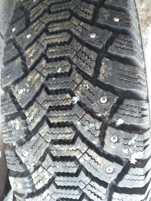 Продам резину шиповка