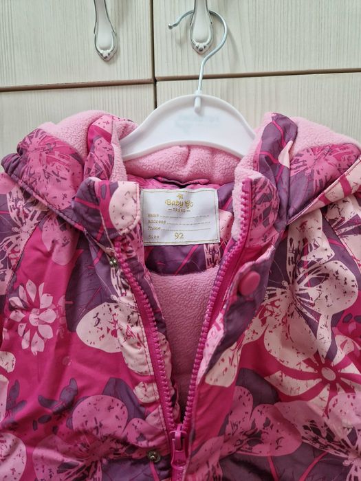 Продам детский зимний комбинезон для девочки