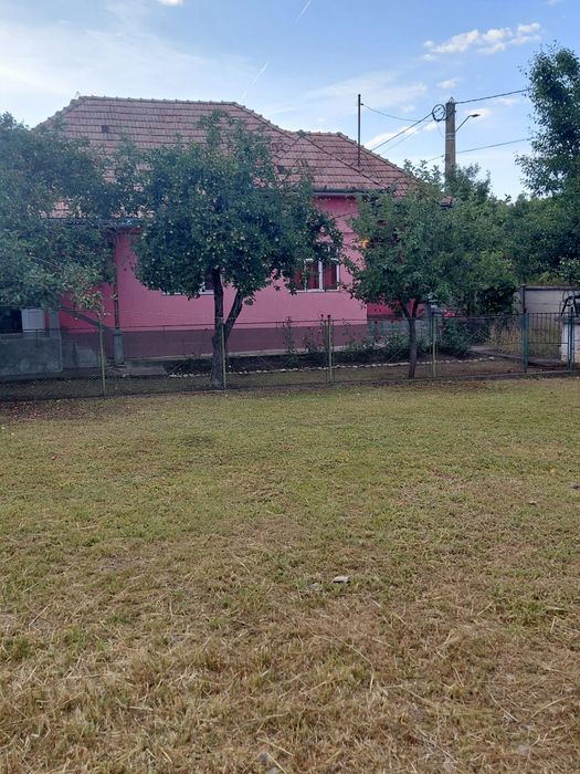 Casa de vanzare - zona rurala linistita