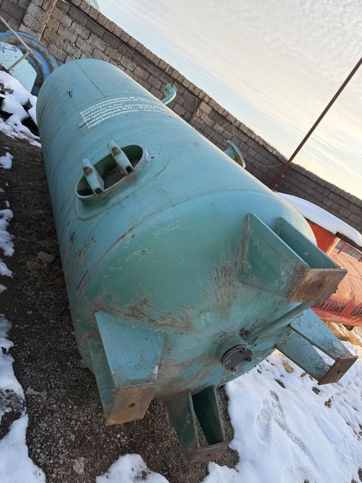 Емкость Цистерна Ресивер 6кублик сотилади