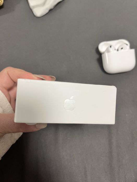 Casti Airpods 4 (2024)