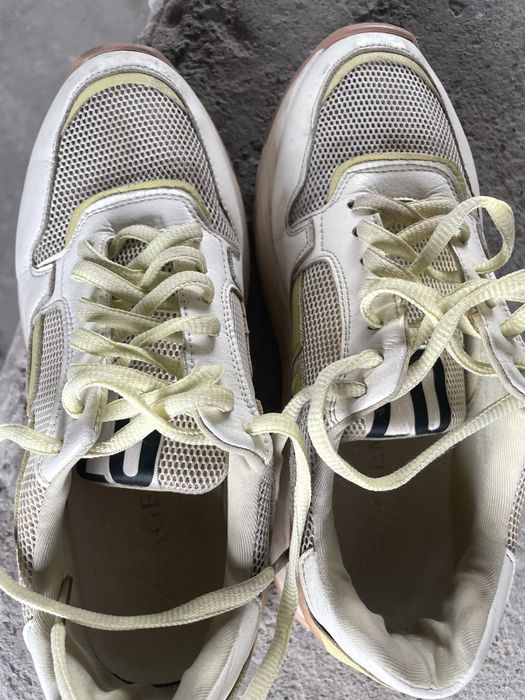 Кроссовки летние