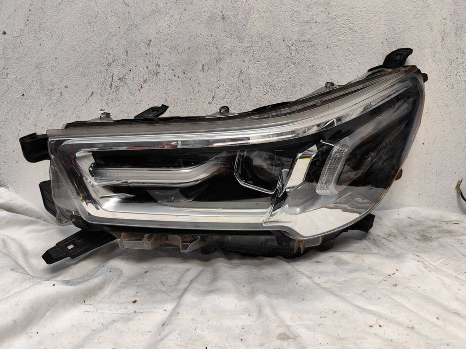 Оригинален фар Тойота  Toyota Hilux Full Led