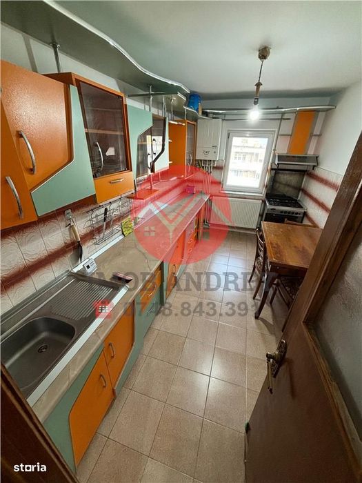 Apartament ultracentral cu 3 camere, strada Babadag, pentru muncitori