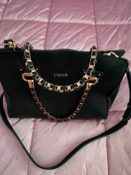 Удобна италианска дамска чанта с цип LIU JO