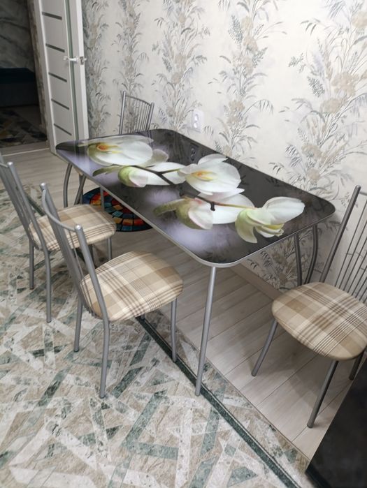 Продам кухонный стол