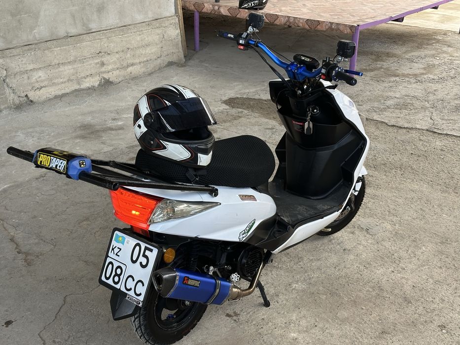 Продеже м8 про