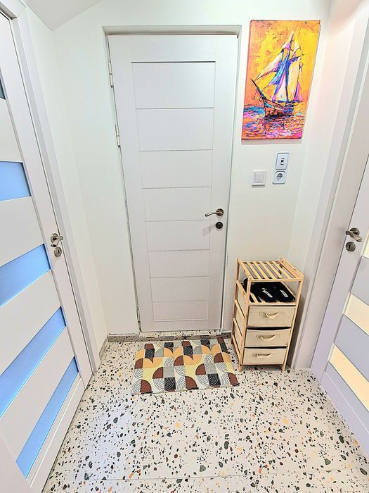 Арт Апартамент с паркомясто и две спални- НАМАЛЕНА ЦЕНА!!!