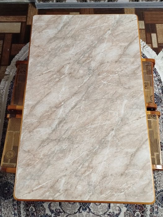 Кухонный стол и стулья