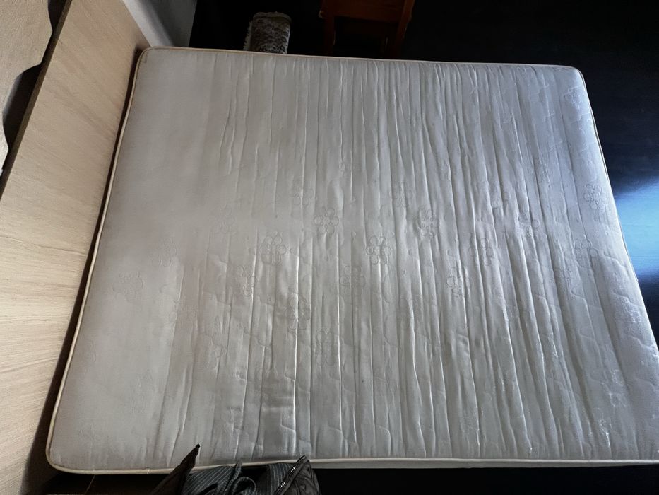 Saltea Pat Matrimonial,dimensiunea 160x200- Stare Foarte Buna