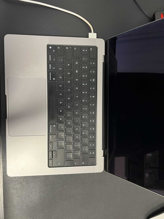 MacBook Pro 14" 16GB RAM 500GB