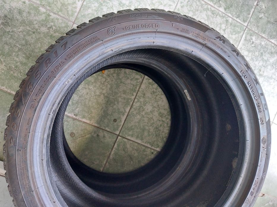 2 anvelope 205/45 R17 Maxxis